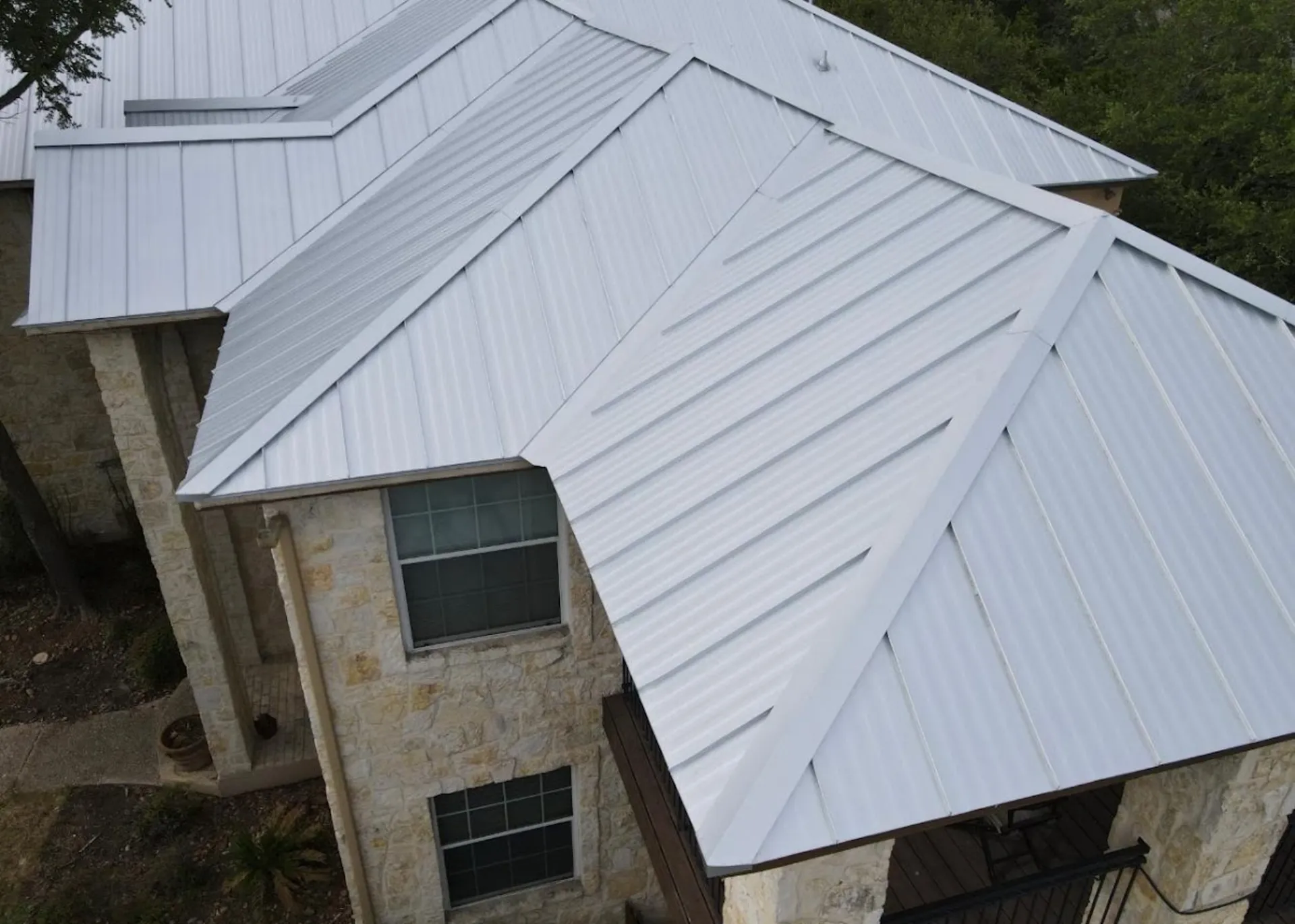 Metal Roof Coating in Channelview, TX